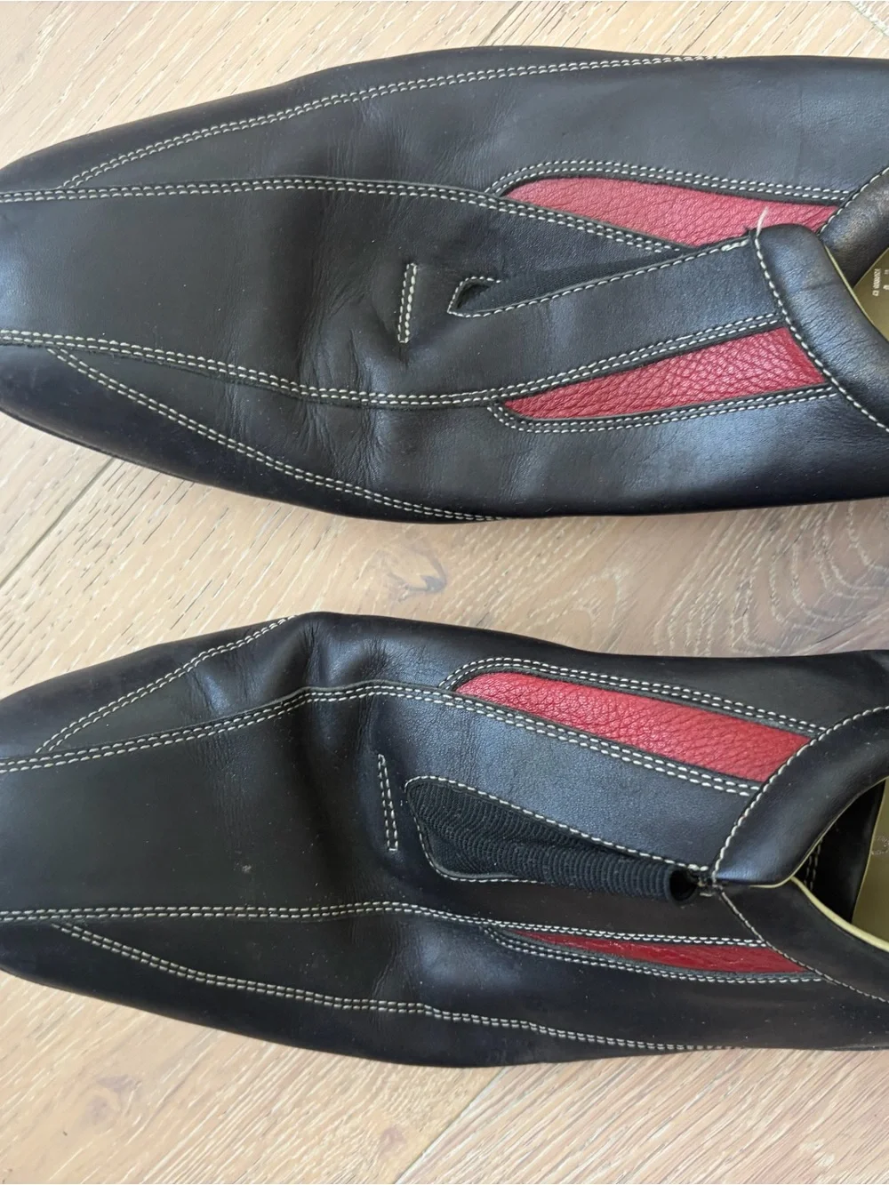 Bacco Bucci Black Leather Slip-On Loafers with Red Insets - Picture 2 of 10